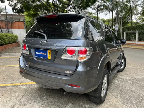 Toyota Fortuner 2.7l 4x2