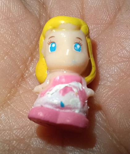 Mini Figura Squinkies Cenicienta Vestido Desgarrado (Usado)