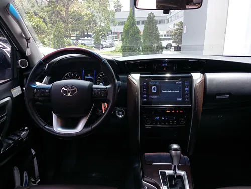 Toyota Fortuner Srv 2.7 Aut 7p