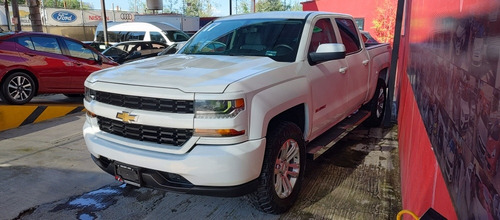 Imagen 1 de 9 de Chevrolet Silverado 2017 5.4 2500 Doble Cabina Ls 4x4 At