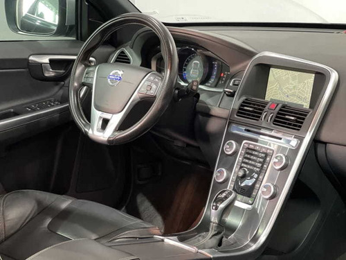 Imagem 2 de 15 de Volvo X60 2.0 T5 R-design 245cv Gasolina