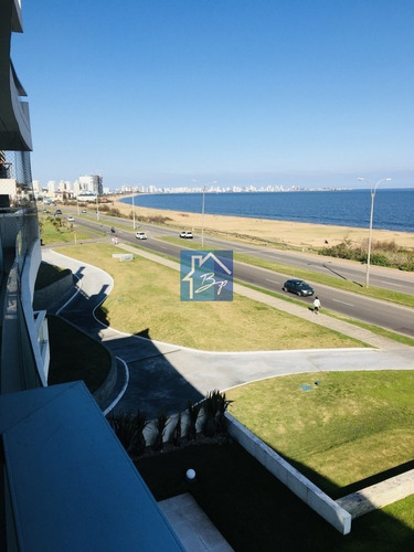Apartamento En Venta, Edificio De Categoría, Playa Mansa, Punta Del Este- Ref: 828