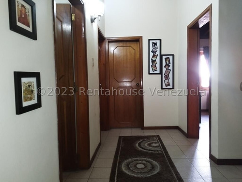 Imagen 20 de 30 de Casa En Alquiler Colinas De Los Chaguaramos 23-18517 Katy