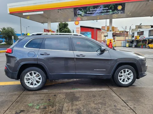Jeep Cherokee 3.2 Longitude Plus