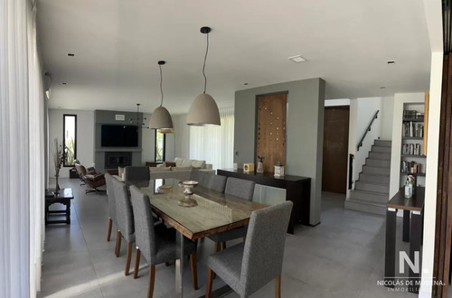 Casa En Venta En Barrio Privado La Arbolada , Punta Del Este
