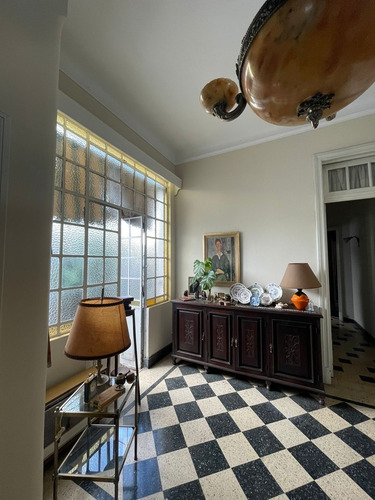 Venta Casa Estilo Colonial | Centro Lujan | Retasada