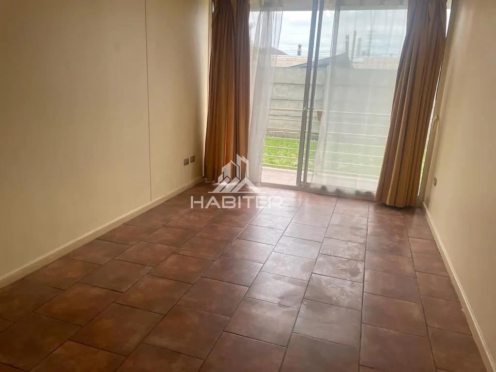 Imagen 2 de 12 de Departamento En Venta De 3 Dorm. En Curicó