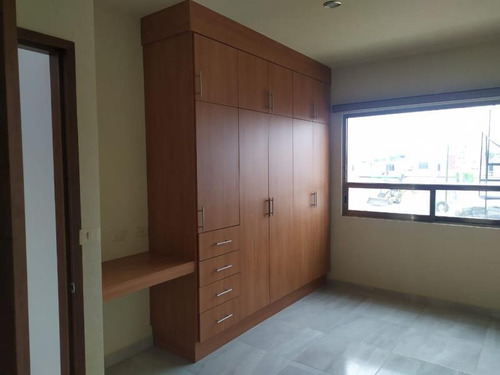 Imagen 2 de 8 de Casa Sola En Venta Hermosas Y Modernas Residencias En Privada