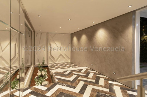 Casa (3 Niveles / De Revista / Remodelada ) Venta La Floresta Mls-24-14827