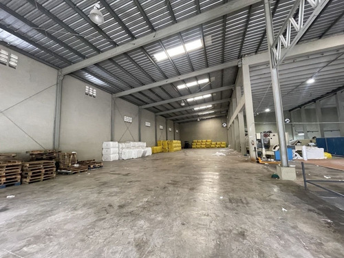 Nave Industrial Alquiler Monumental Duarte, Santo Domingo