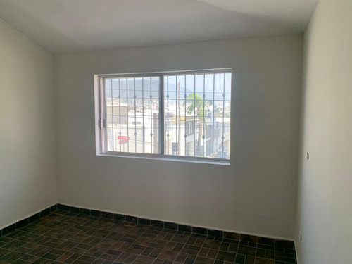 Casa En Venta, Contry La Silla 8vo Sector, Guadalupe, Nuevo León