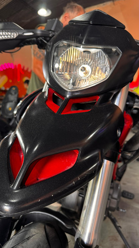 Hypermotard 796, Titular Vende Por Viaje