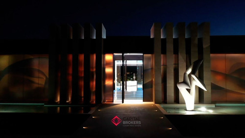 Casa En Venta En Colinas De San Javier De Lujo Con Vista A Andares