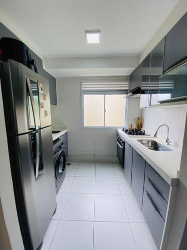 Apartamento Com 2 Dormitórios Mobiliado 40 M2