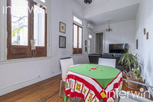 Casa De 8 Amb., Con Piscina Y 3 Cocheras. Belgrano - Venta