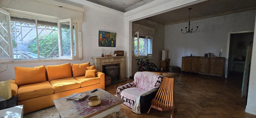 Venta Casa Con Jardín En Doble Lote De 651 M5, En Martín Rodríguez Al 3700, Carapachay