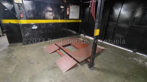 Fondo De Comercio (cauchera/taller) En Venta Guaicaipuro I