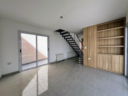 Lomas De Manantiales Duplex 3 Dormitorios 3 Baños A Estrenar