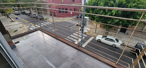 Departamento 3 Ambientes Al Frente Con Balcon Y Cochera Fija Cubierta