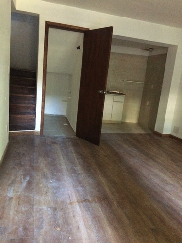 Vendo Apartamento / Ph En Pociotos 1 Dormitorio Mas Azotea