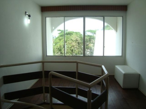 Imagem 11 de 14 de Apartamento De 1/4, Nascente, Mobiliado, Varanda, Área De Serviço - Cv67a11 - 70300214