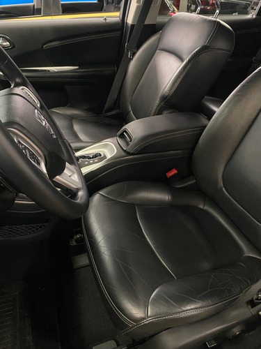 Dodge Journey 2.4 Sxt 7 Pasajeros At