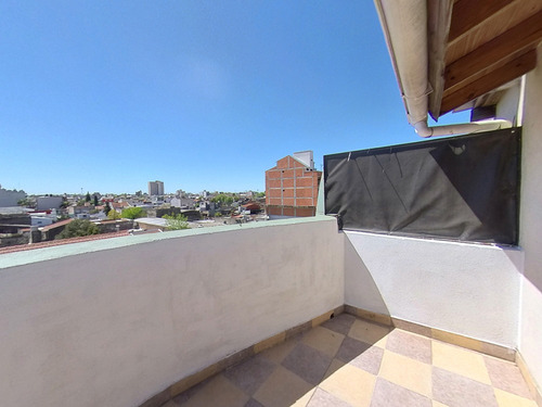 Imagen 3 de 12 de Semipiso 2 Ambientes Con Cochera, En Venta! Tour 360°