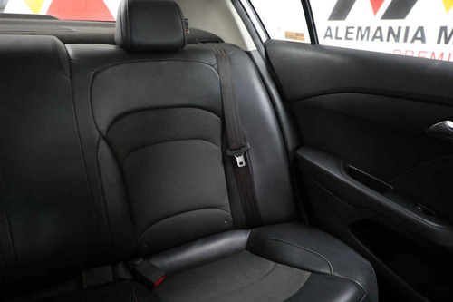 Imagen 10 de 15 de Chevrolet Cavalier 2018 4p Lt L4/1.5 Aut