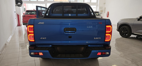 JAC T8 2.0 Intelligent 4X4 Dob Cabina