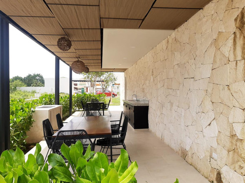 Casa En Venta En Privada En Cholul A 5 Min De Altabrisa,mérida,yucatán