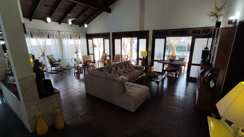 Imagem 3 de 29 de Casa De Condomínio Fechado De Alto Padrão Em Frente A Praia. - V687