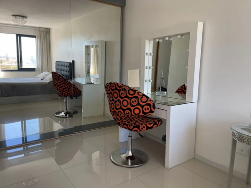 Torres Barcelona En Venta , Apartamento De 3 Dormitorios
