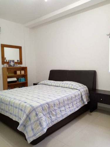 Se Vende Bella Quinta Sabana Larga Valencia 06-41