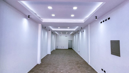 Arriendo De Moderno Local En Pleno Centro De Los Ángeles