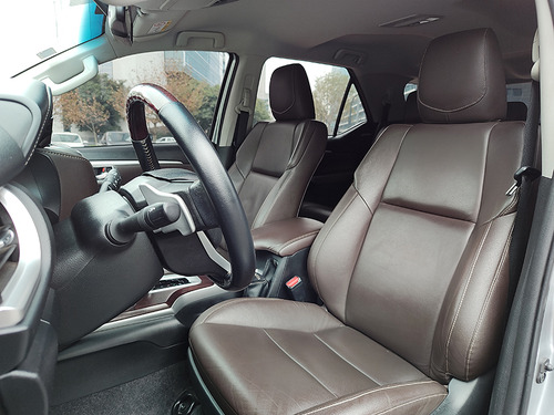 Imagen 14 de 20 de Toyota Sw4 2018 Srx 4x4 At 7 Asientos Hilux Abasto Motors