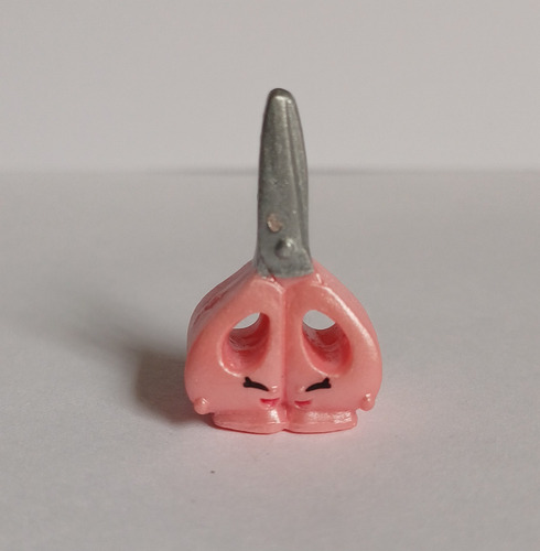 Mini Figura Shopkins Tijeras Rosas (Usado)