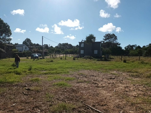 Terrenos En Punta Del Diablo, Zona Avenida Central, Bosque.