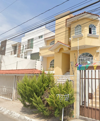 Casa En Venta En Col. Tejeda, Queretaro