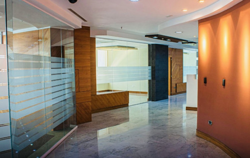 San Bernardino/av Vollmer/edificio Corporativo/area 17.500m2/en Venta