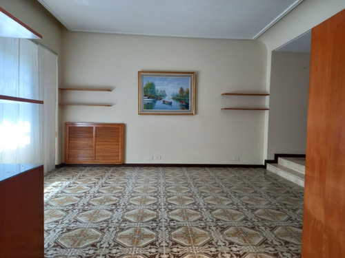 Casa 6 Ambientes Parque Pileta Venta Urquiza