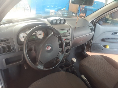 Fiat Strada 2011 1.8 16v Adventure Cab. Dupla Flex 2p