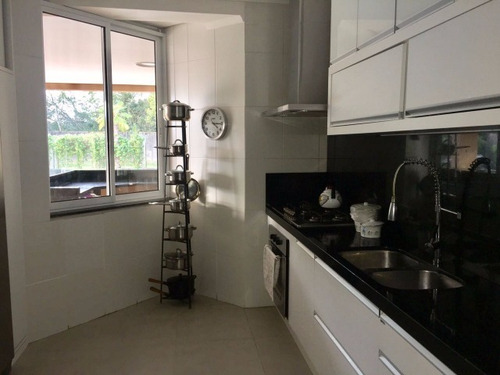 Casa Em Belém Novo Com 4 Dormitórios - Vz3906