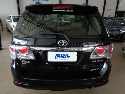 Toyota Hilux Sw4 3.o Srv 4x4 Aut.
