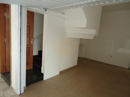 Casa Com 2 Dormitório(s) Localizado(a) No Bairro Vila São Jorge Em Santos / Santos - 5576