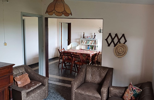 Inmobiliaria Costa Azul Vende Casa De Tres Dormitorios Y Dos Baños A 3 Cuadras De La Playa De Costa Azul