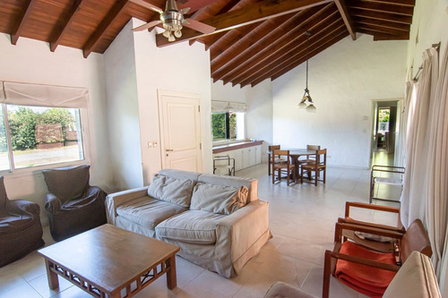 Casa En Venta 5 Amb + Dep En Los Cardales C Club