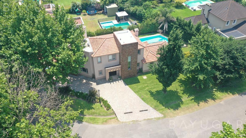 Imagen 25 de 30 de Oportunidad! Venta - Magnífica Casa En Sausalito - Bayugar Negocios Inmobiliarios