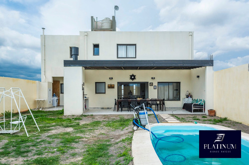 Venta Casa 4 Dormitorios Salta, Vía Aurelia