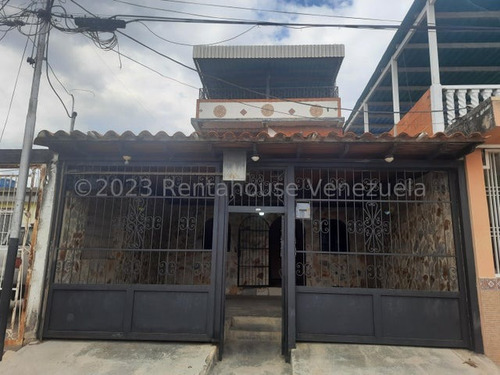 Casa En Venta En Urb. Santa Elena, Palo Negro, Maracay. 23-29247 Lln