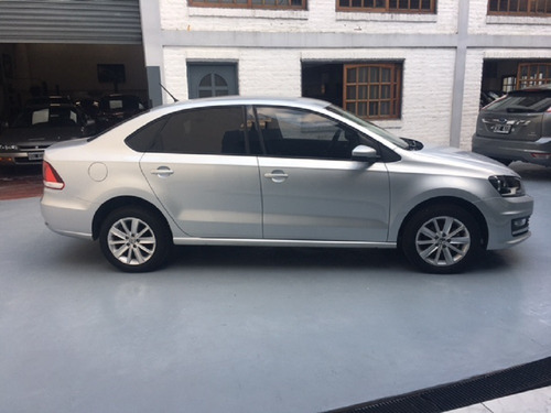 Volkswagen Polo Confortline 1.6ml/16 Tiptronic-2017 Expoeste